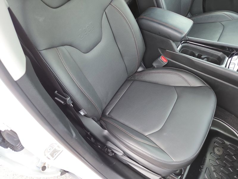 2022 Jeep Compass Limited photo 12
