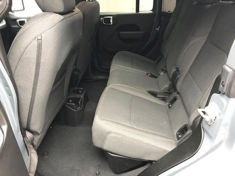 Used 2024 Jeep Gladiator NighthawkImage 9