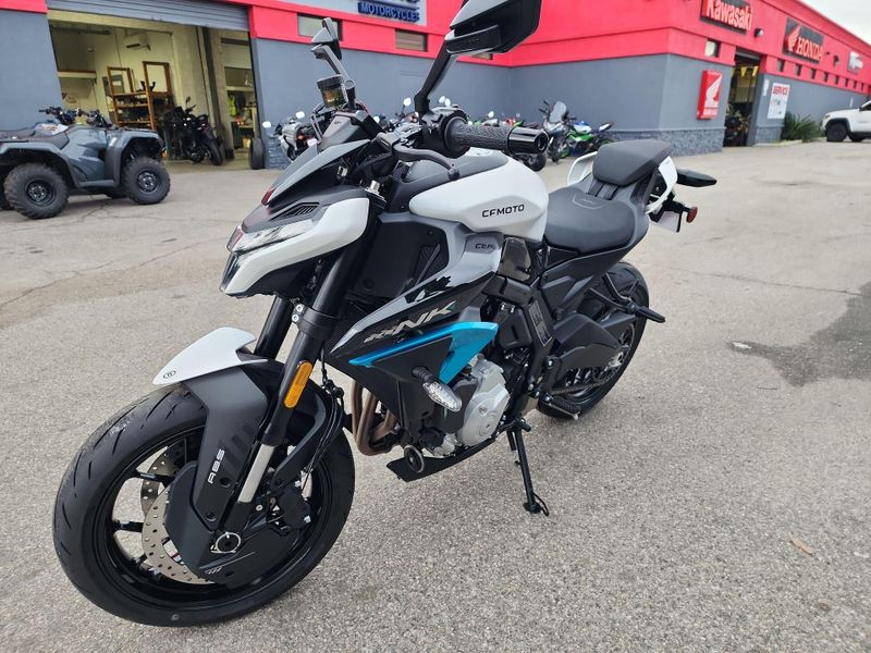 New 2026 CFMOTO 675NK Image 16