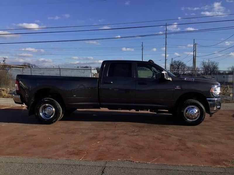 2024 RAM 3500 Tradesman Crew Cab 4x4 8