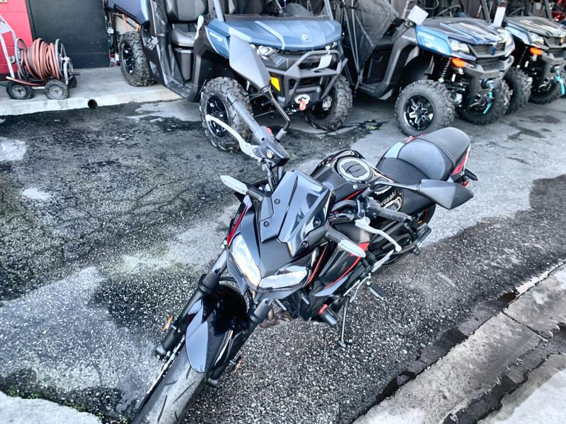 Used 2023 Kawasaki Z650 Base Image 17