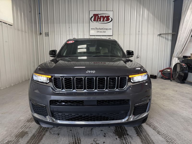 Used 2025 Jeep Grand Cherokee L LimitedImage 17