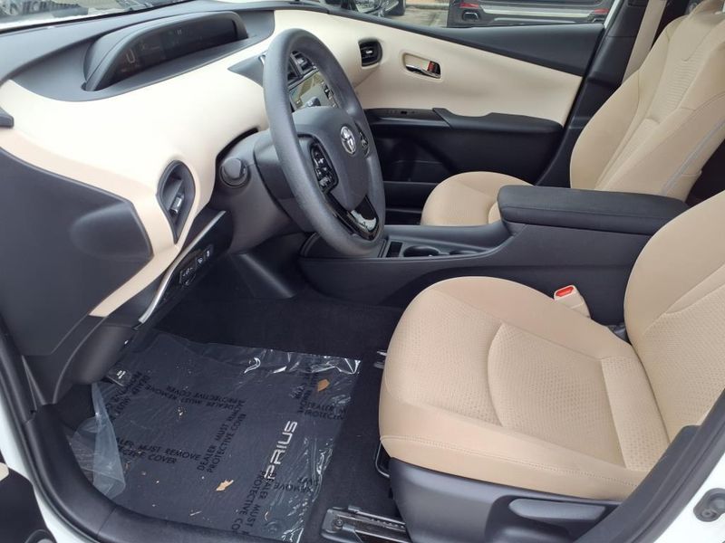 Used 2020 Toyota Prius LEImage 20