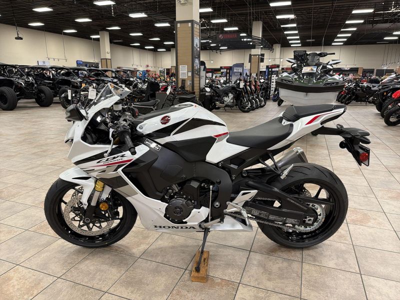 New 2026 Honda CBR1000RR Image 14