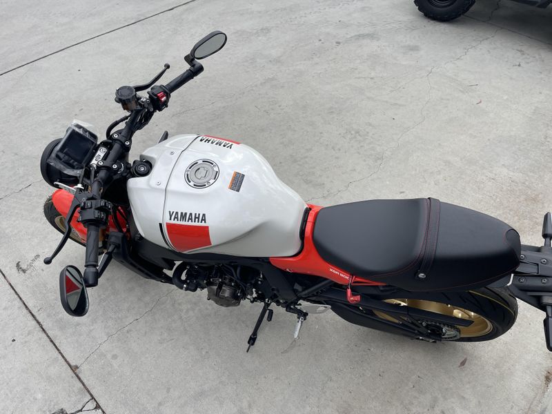 2025 Yamaha XSR900 Image 5