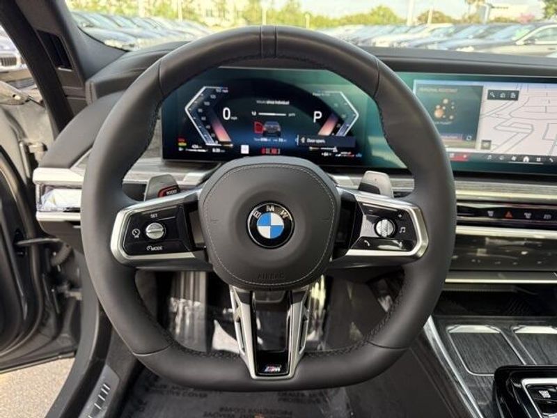 Used 2025 BMW 7 Series 760i xDriveImage 23