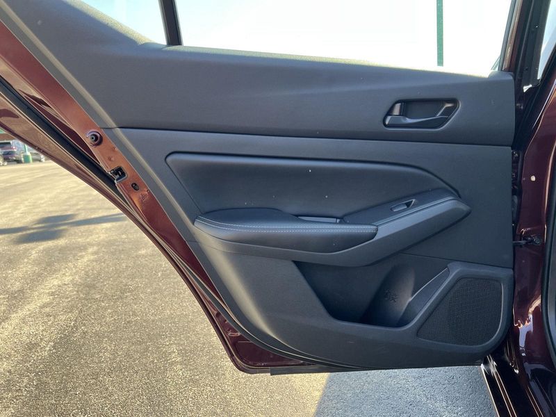 2024 Nissan Altima 2.5 SV photo 11