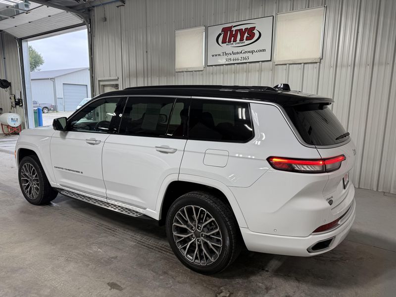 Used 2025 Jeep Grand Cherokee L Summit ReserveImage 15