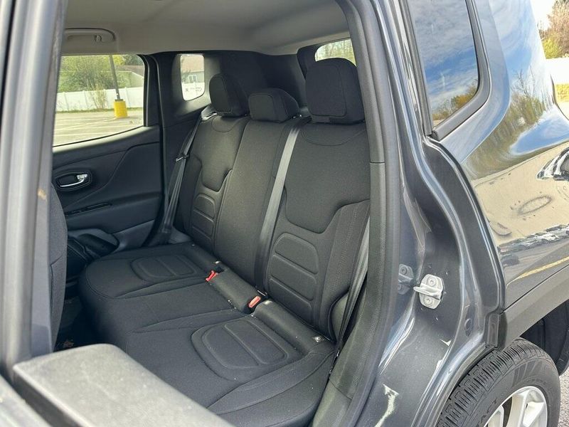 2022 Jeep Renegade LatitudeImage 18