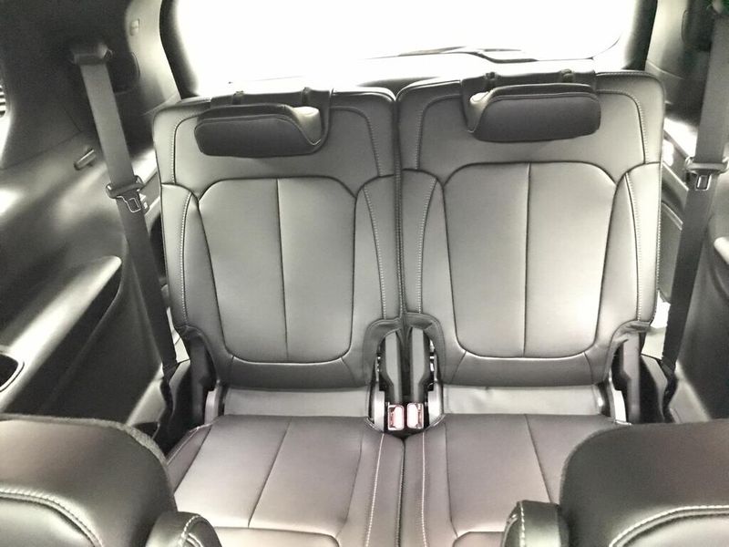 New 2026 Jeep Grand Cherokee L Limited 4x4Image 10