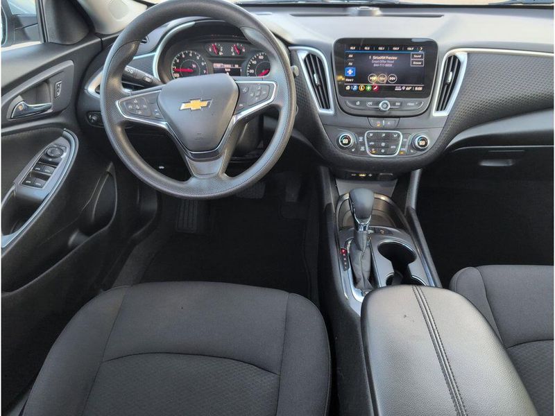 Used 2024 Chevrolet Malibu LTImage 32