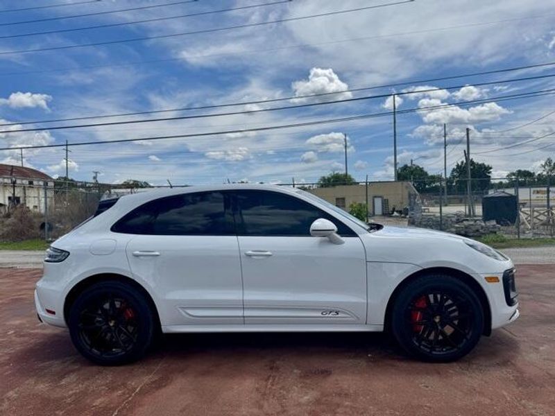2022 Porsche Macan GTSImage 4