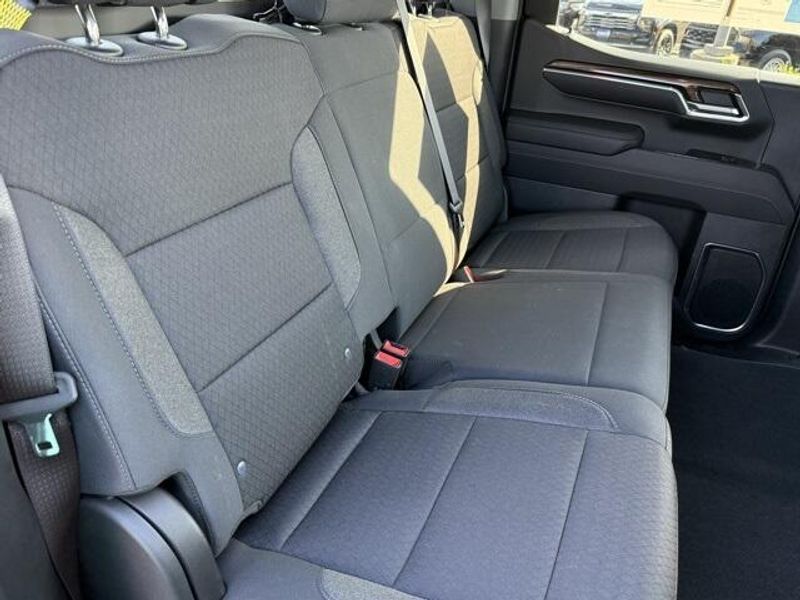 2023 Chevrolet Silverado 1500 LT photo 9