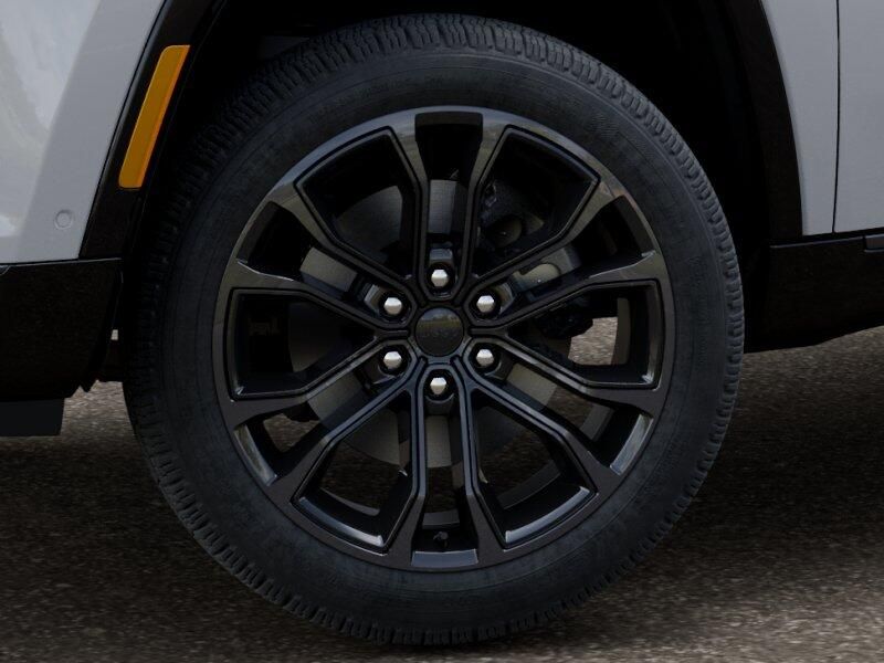 2026 Jeep Grand Wagoneer L Summit Obsidian 4x4Image 4