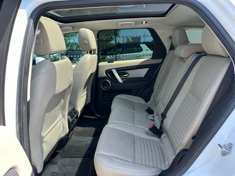 2022 Land Rover Discovery Sport SE