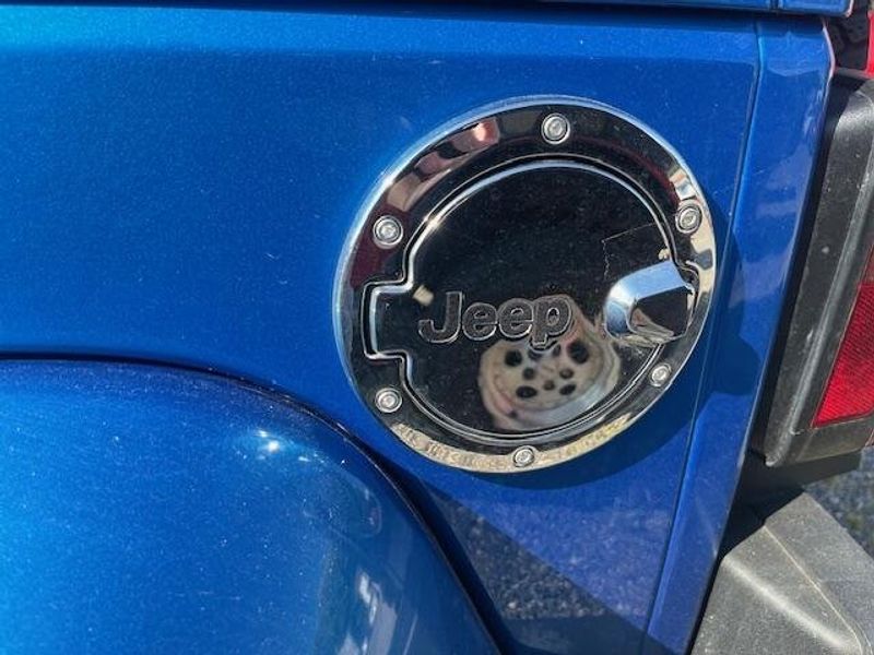 Used 2016 Jeep Wrangler Unlimited Image 5
