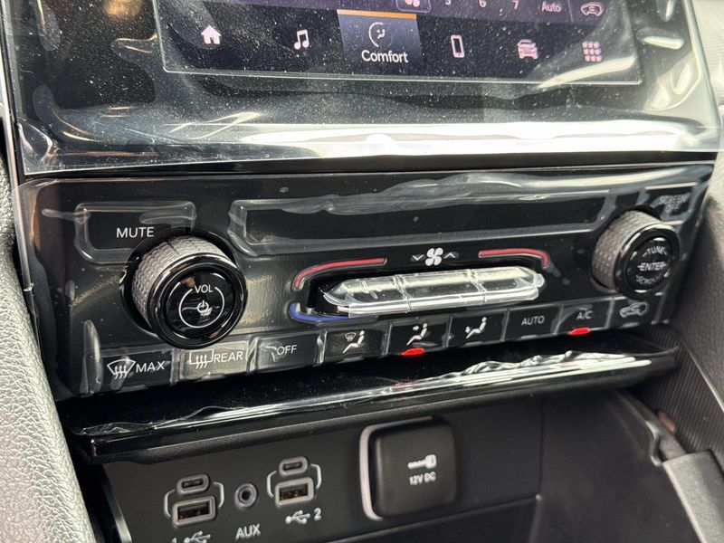New 2026 Jeep Grand Cherokee L Laredo 4x2