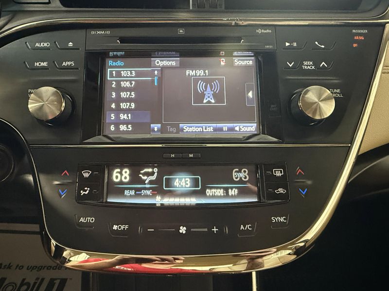 Used 2018 Toyota Avalon LimitedImage 29