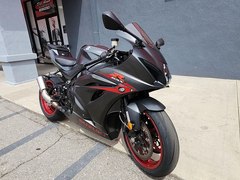 Used 2017 Suzuki GSX-R1000 Image 11