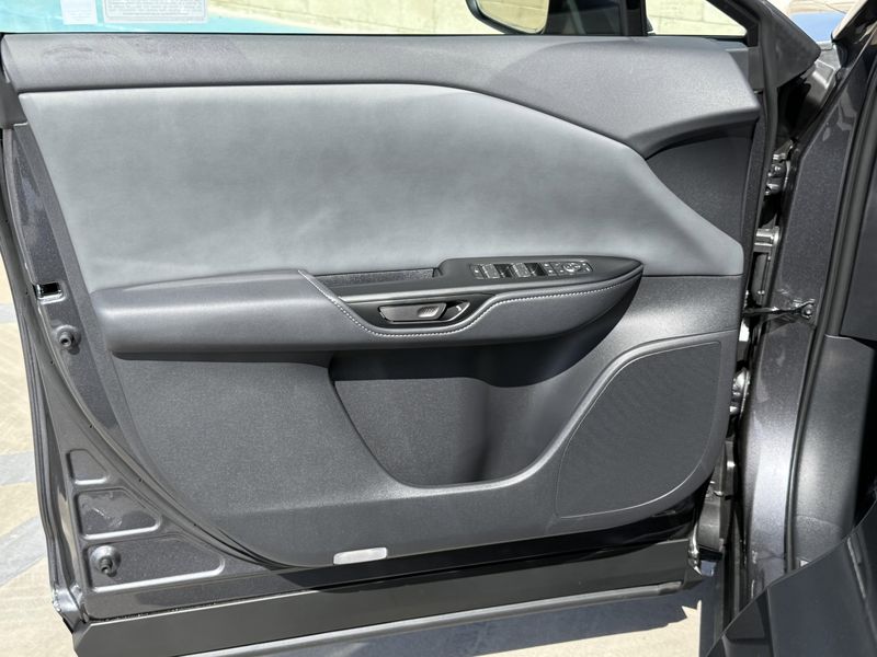 New 2026 Lexus RZ 350eImage 16