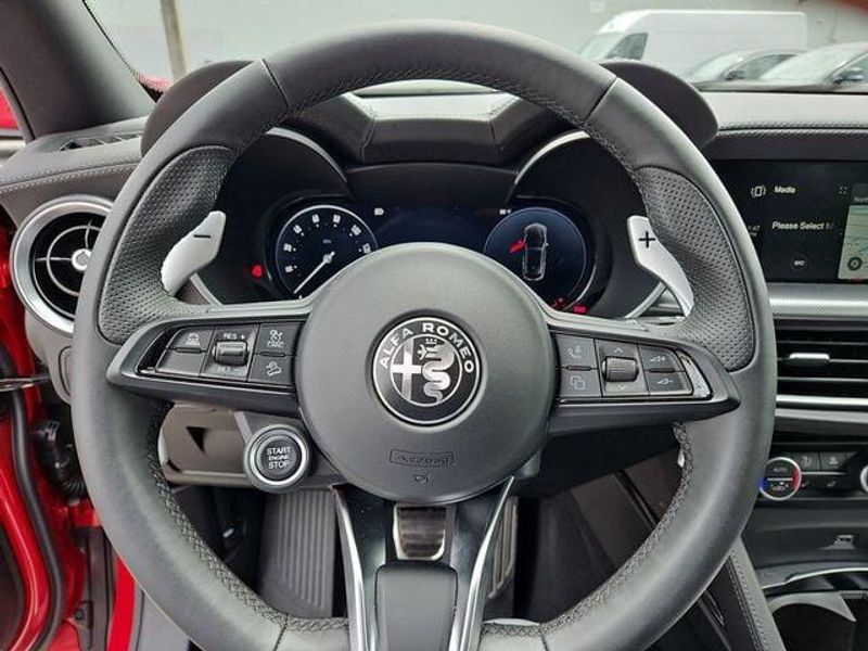 2025 Alfa Romeo Stelvio Sprint photo 19