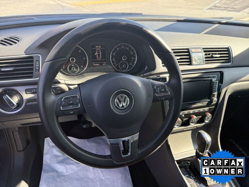 Used 2014 Volkswagen Passat TDI SE w/SunroofImage 20