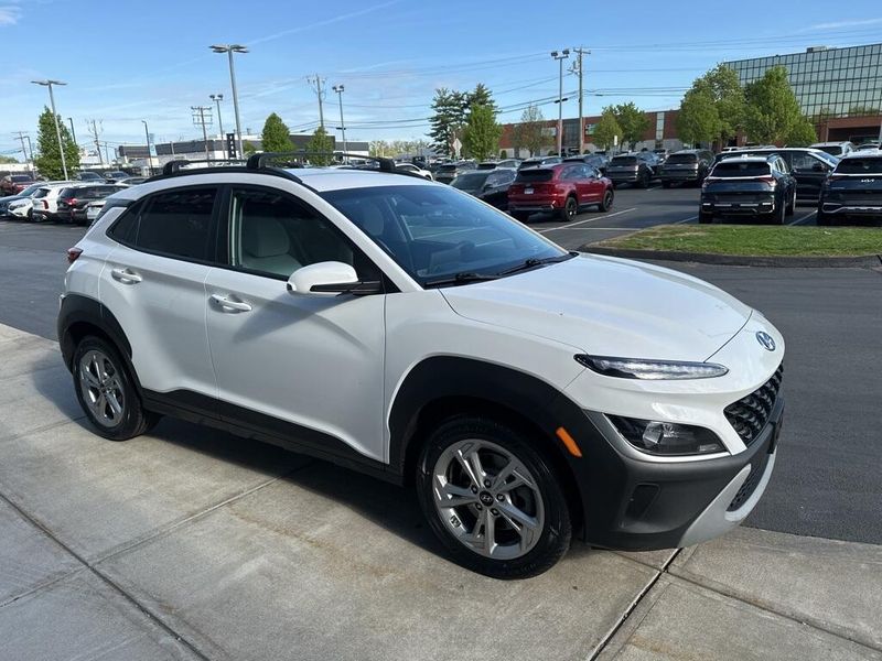 2023 Hyundai Kona SELImage 3