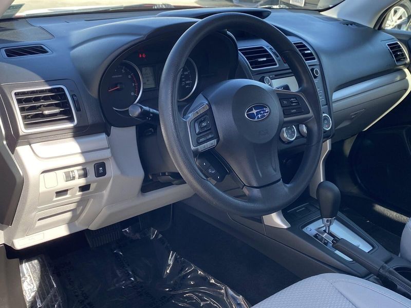 2016 Subaru Forester 2.5iImage 17