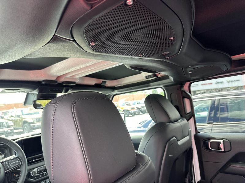 New 2025 Jeep Gladiator Rubicon X 4x4Image 17