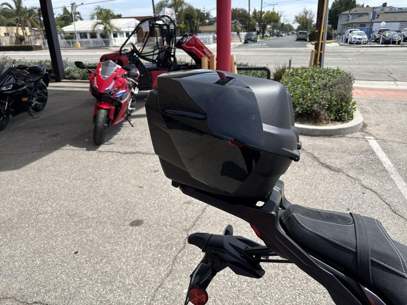 Used 2024 Yamaha MT-10 Image 17