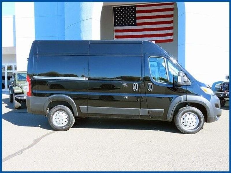 2023 RAM ProMaster 2500 High RoofImage 2