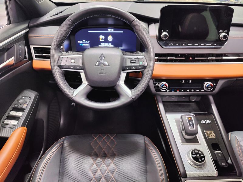 Used 2023 Mitsubishi Outlander PHEV SEL AWD 40th Anniv w/Sunroof/NavImage 26