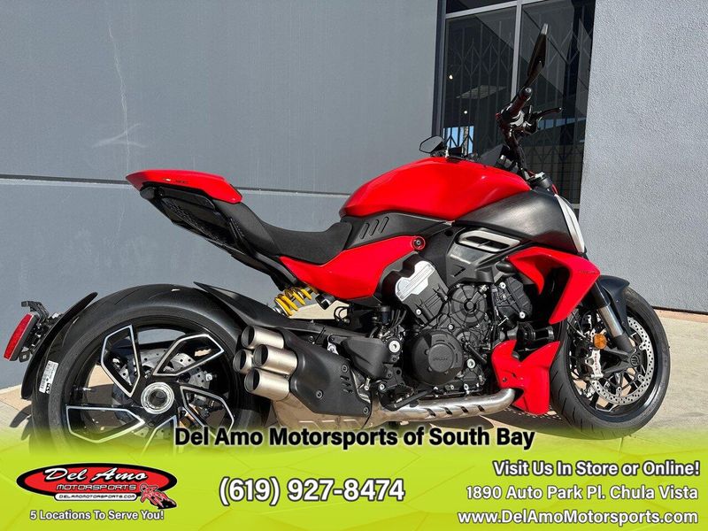 2024 Ducati DIAVEL V4  in a RED exterior color. Del Amo Motorsports of South Bay (619) 547-1937 delamomotorsports.com 