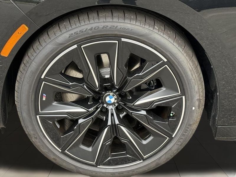 2025 BMW i7 eDrive50Image 17