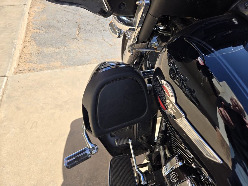 USED 2022 HARLEY TRIKE TRI GLIDE ULTRA Image 19