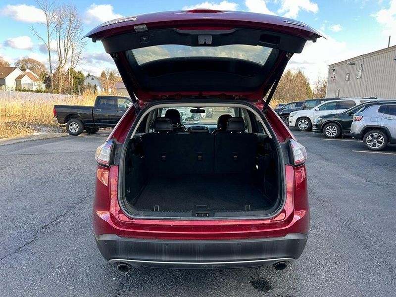 2018 Ford Edge SELImage 16