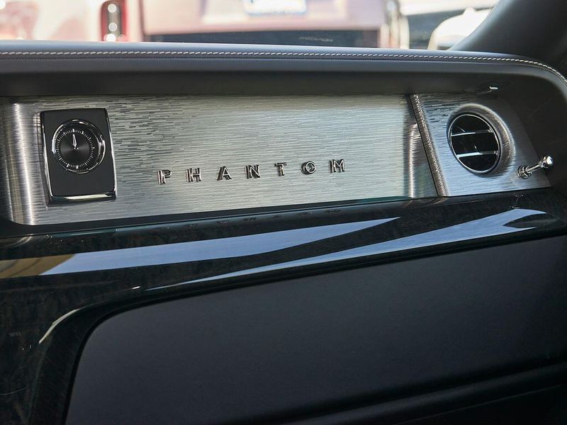 New 2026 Rolls-Royce Phantom Image 16