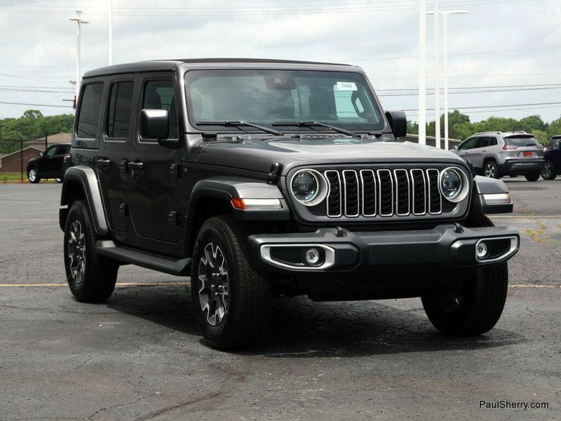 New 2025 Jeep Wrangler 4-door SaharaImage 13