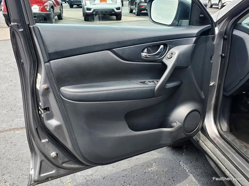 Used 2020 Nissan Rogue SV