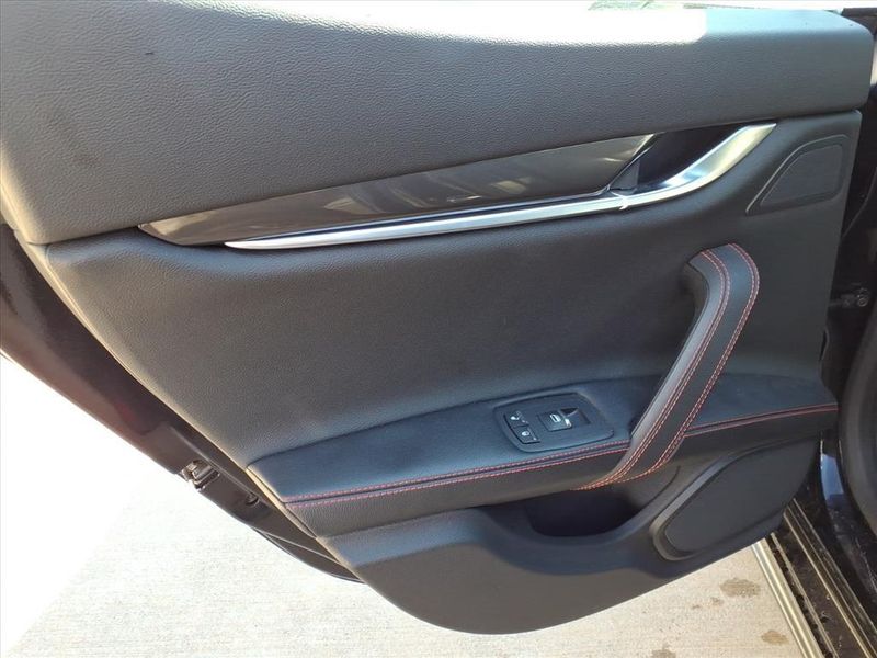Used 2018 Maserati Ghibli Image 8
