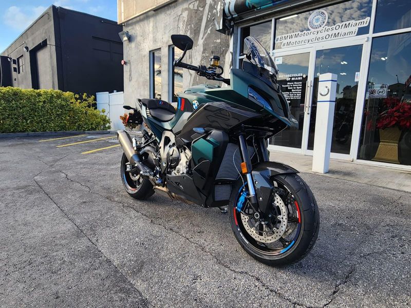 2026 BMW M 1000 XRImage 9