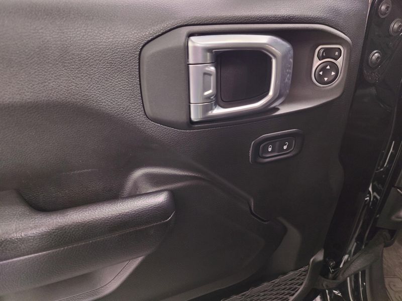 Used 2024 Jeep Wrangler 4xE Willys w/ConvenienceImage 24