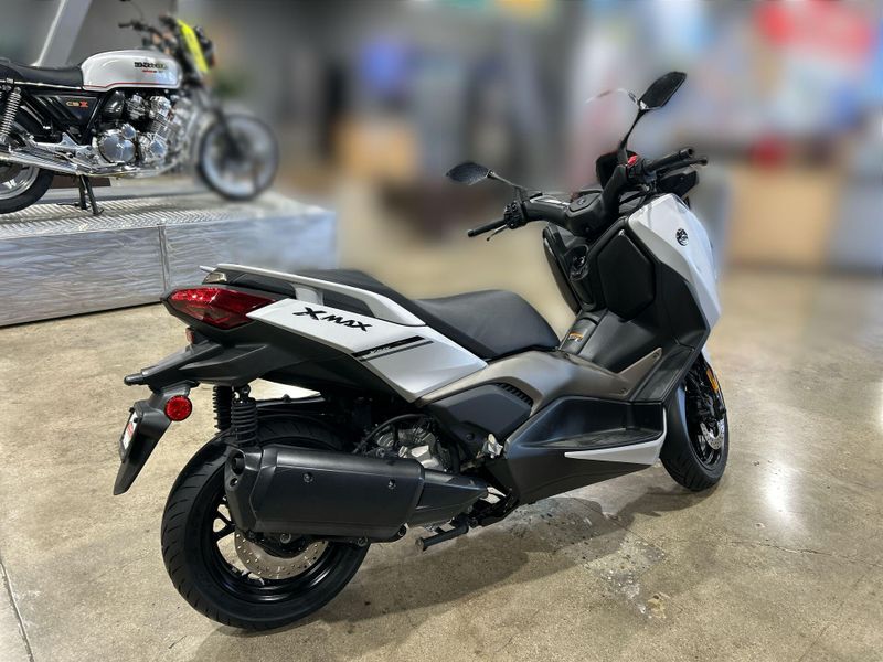 Used 2023 Yamaha Xmax Image 14