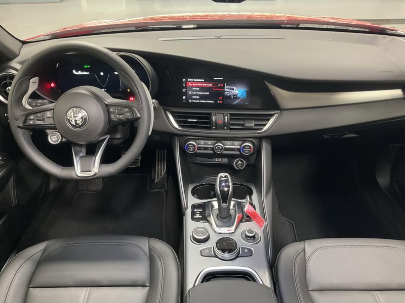 New 2025 Alfa Romeo Giulia AwdImage 13