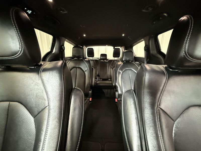 Used 2026 Chrysler Pacifica SelectImage 23