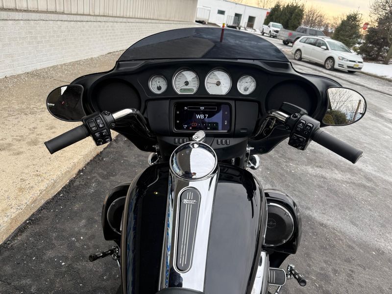 2021 Harley-Davidson FLHX &sol; Street GlideImage 4