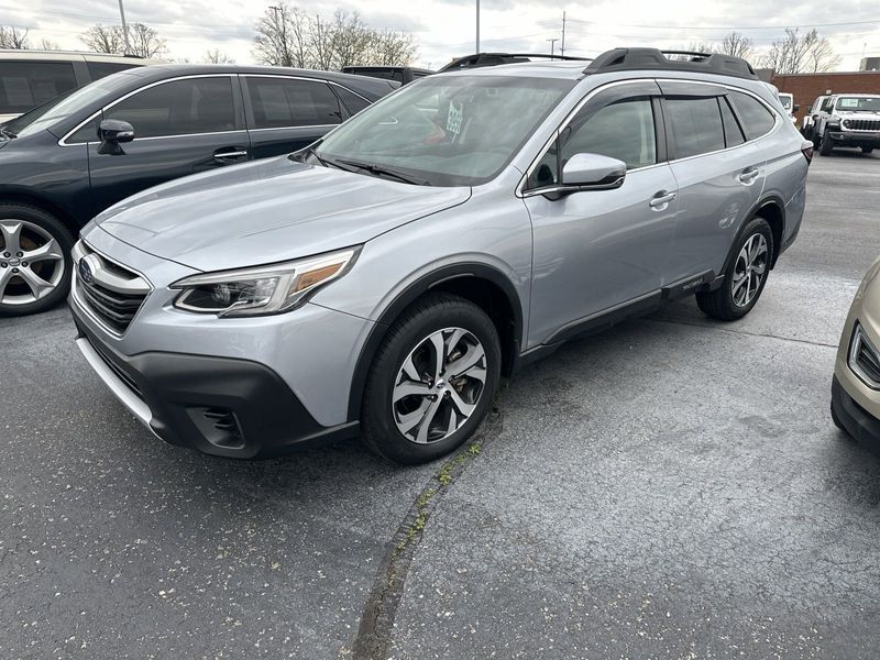 2022 Subaru Outback Limited XTImage 1