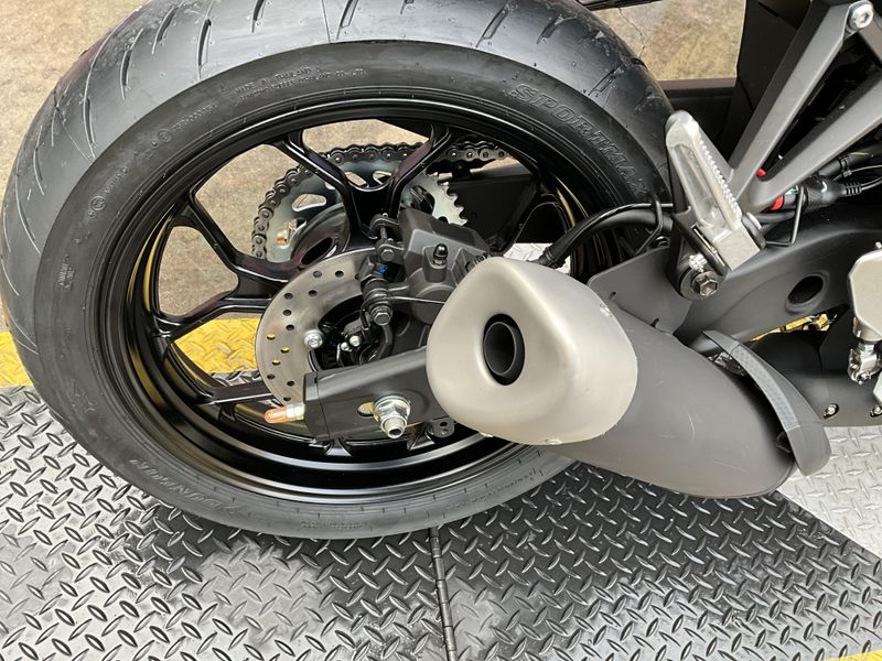 New 2026 Yamaha YZF-R3 ABS Image 14