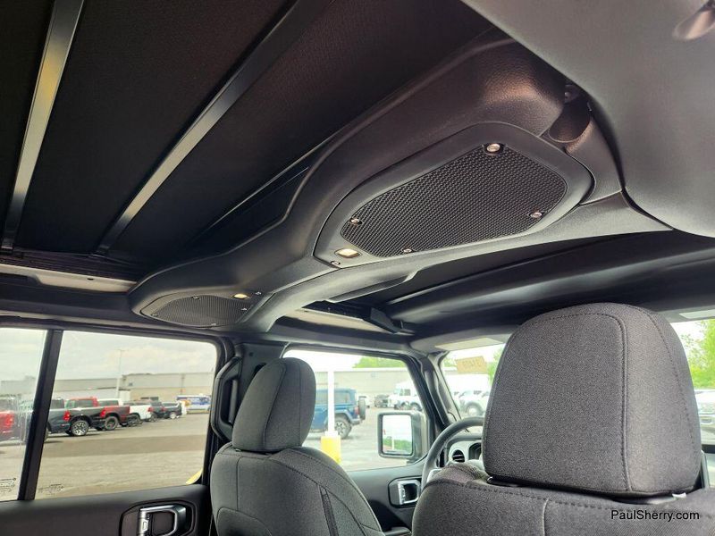 New 2025 Jeep Wrangler 4-door SaharaImage 46