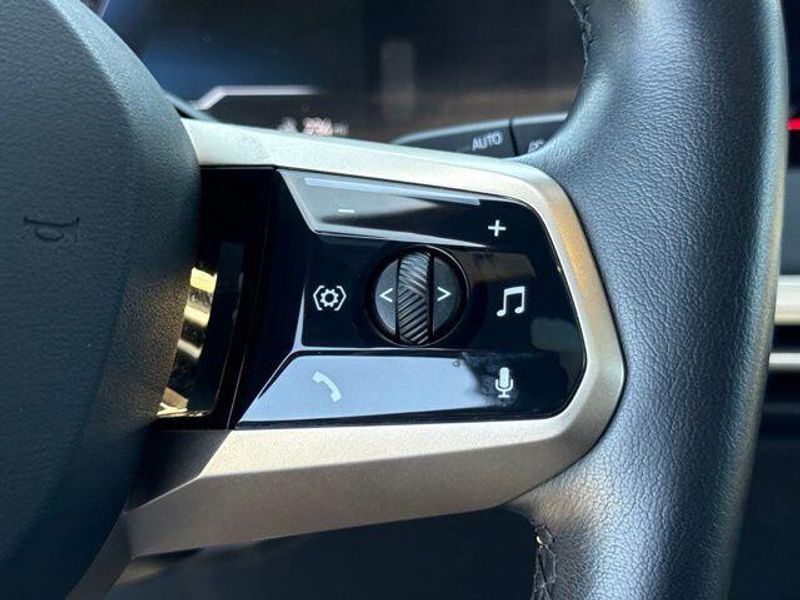 Used 2023 BMW iX M60Image 27